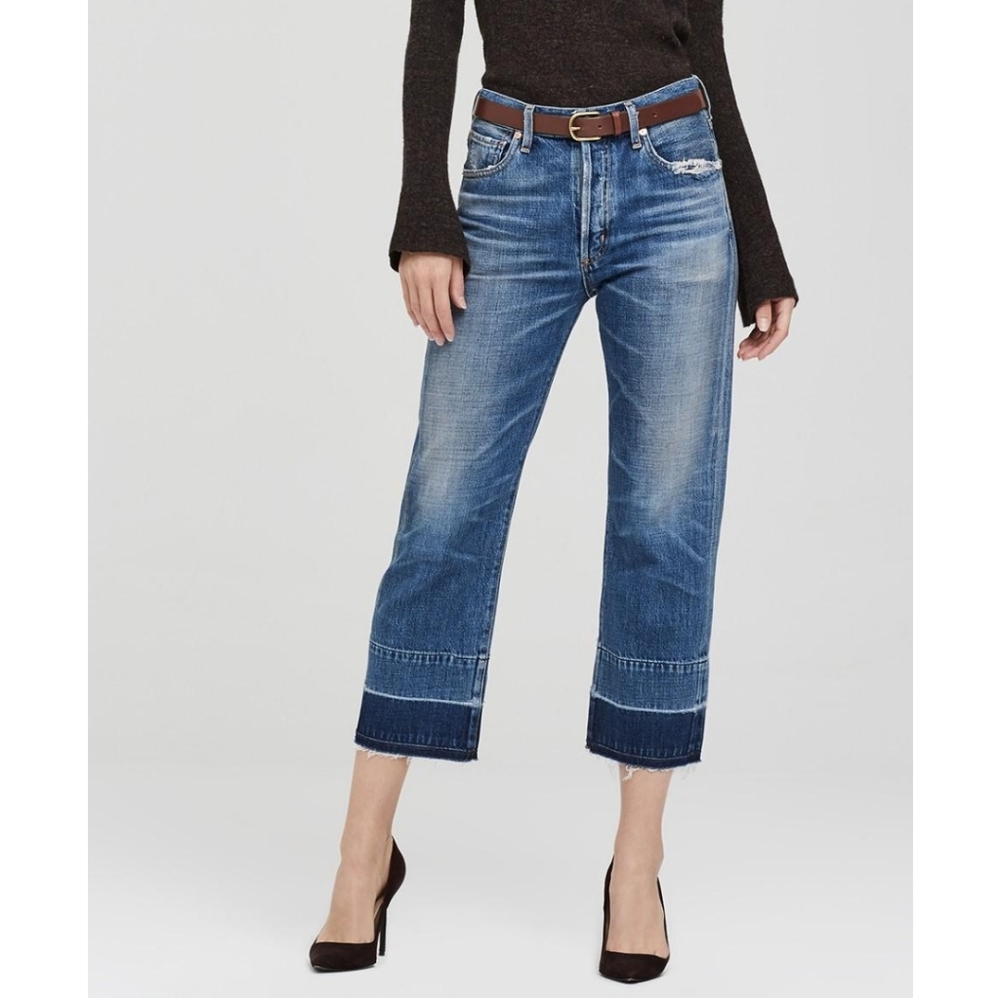 COH Cora crop. size 25 but is a very baggy fit. Will fit 26 or possibly snug 27